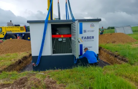 Typenschild und Projektschild Solarpark Üttfeld