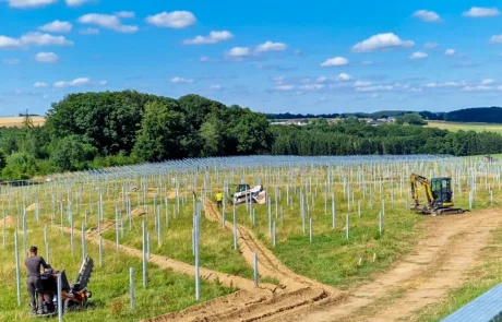 Gesamtansicht Üttfeld von der Trafostation in die Fläche